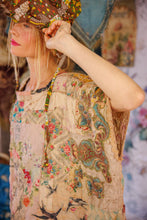 Load image into Gallery viewer, Magnolia Pearl Mi Arte Mi Vida Poncho