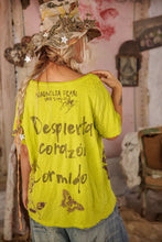 Load image into Gallery viewer, Magnolia Pearl Butterfly Despierta Corazón Tee