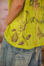 Load image into Gallery viewer, Magnolia Pearl Butterfly Despierta Corazón Tee