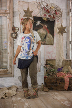Load image into Gallery viewer, Magnolia Pearl Frida Baroque T