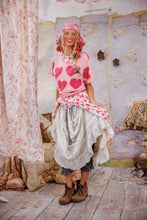 Load image into Gallery viewer, Magnolia Pearl Faded Heart T