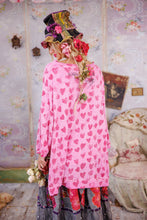 Load image into Gallery viewer, Magnolia Pearl Pop Heart Francis Hi Lo T