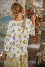 Load image into Gallery viewer, Magnolia Pearl Soul Of Yellow Roses Viggo T