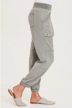 Load image into Gallery viewer, XCVI Chattaway Banded Pant