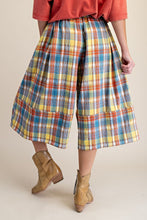 Load image into Gallery viewer, Easel Plaid Woven Wide Leg Capri Pants