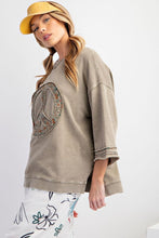 Load image into Gallery viewer, Easel Mineral Washed Terry Floral Peace Sign Pullover