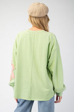 Load image into Gallery viewer, Easel Washed Flower Patch Terry Knit Pullover