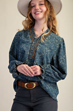 Load image into Gallery viewer, Easel Jacquard Denim Blouse.