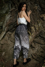 Load image into Gallery viewer, Market of Stars Stargazer Linen Cropped Artist Pant with Falling Stars Print.