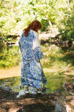 Load image into Gallery viewer, Market of Stars Let The Light In Opera Duster Kimono Robe Blue Delft Toile