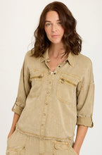 Load image into Gallery viewer, XCVI Kapp Button-Up