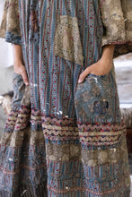 Load image into Gallery viewer, Magnolia Pearl Sullana Smock Dress