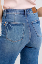 Load image into Gallery viewer, Judy Blue Jeans HW Contrast Thread Straight

