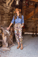 Load image into Gallery viewer, Market of Stars Love Language Linen Cropped Artist Pant w/ Flowers
