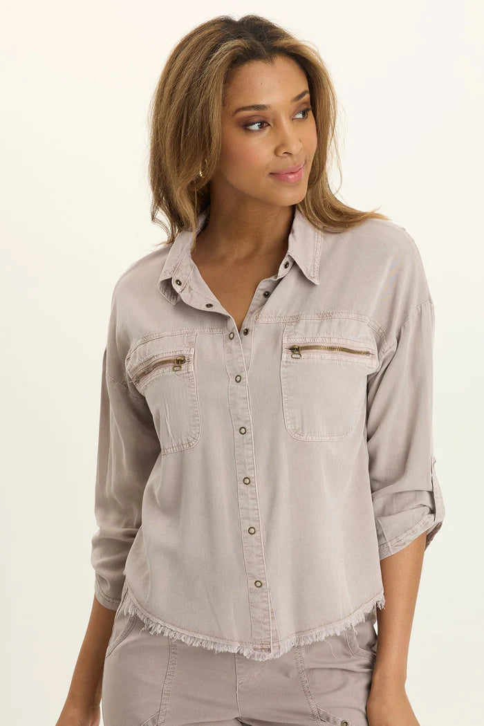 XCVI Knapp Button-Up
