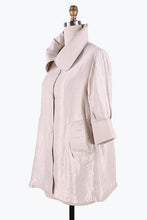 Load image into Gallery viewer, Damee Swing Jacket Short
