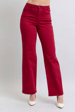 Load image into Gallery viewer, Judy Blue Jeans Heart Shaped Back Pockets HW 90's Straight
