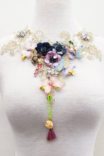 Load image into Gallery viewer, Aratta Queen Victoria Pinned Necklace
