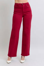 Load image into Gallery viewer, Judy Blue Jeans Heart Shaped Back Pockets HW 90's Straight
