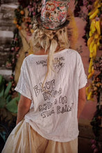 Load image into Gallery viewer, Magnolia Pearl Blue Eyes Willie T
