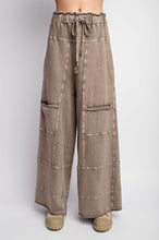 Load image into Gallery viewer, Easel Mineral Washed Terry Knit Cargo Sweatpants
