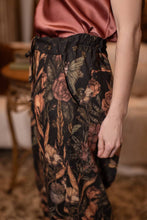 Load image into Gallery viewer, Market of Stars Momento Linen Crop Artist Pant w/ Floral Print &amp; Skull
