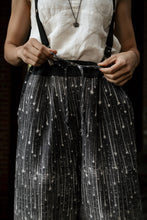 Load image into Gallery viewer, Market of Stars Stargazer Linen Cropped Artist Pant with Falling Stars Print.
