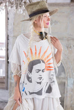 Load image into Gallery viewer, Magnolia Pearl Frida Del Sol T
