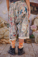 Load image into Gallery viewer, Magnolia Pearl Applique Kiki Bloomers
