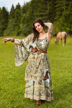 Load image into Gallery viewer, Market of Stars Born to Run Scarf
