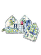 Load image into Gallery viewer, April Cornell Provence Patchwork Cottage Sewing Kit
