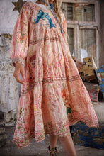 Load image into Gallery viewer, Magnolia Pearl Della Dreamer Dress
