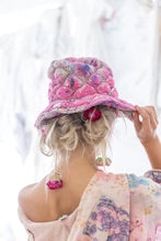 Load image into Gallery viewer, Magnolia Pearl Dip Dye Poe Bubble Hat
