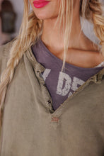 Load image into Gallery viewer, Magnolia Pearl Fleece Riehl Henley
