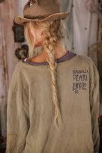 Load image into Gallery viewer, Magnolia Pearl Fleece Riehl Henley
