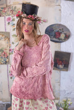 Load image into Gallery viewer, Magnolia Pearl Star Appliqué Viggo Tee
