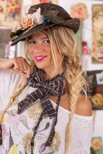 Load image into Gallery viewer, Magnolia Pearl Louis Bowtie
