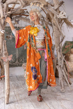 Load image into Gallery viewer, Magnolia Pearl Polka Dot Dashi Kimono
