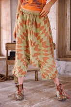 Load image into Gallery viewer, Magnolia Pearl Quiltwork Garcon Trousers
