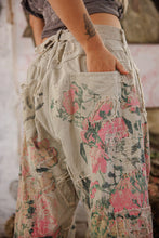 Load image into Gallery viewer, Magnolia Pearl Vincent Dani Blues Denims
