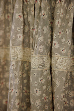 Load image into Gallery viewer, Magnolia Pearl Floral Chrystal Skirt
