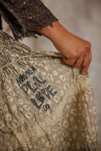 Load image into Gallery viewer, Magnolia Pearl Floral Chrystal Skirt
