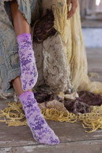 Load image into Gallery viewer, Magnolia Pearl Floral MP Socks
