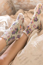 Load image into Gallery viewer, Magnolia Pearl Floral Short Socks
