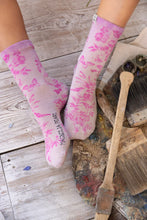 Load image into Gallery viewer, Magnolia Pearl Vol Du Jardin MP Socks.
