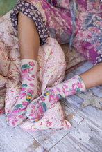 Load image into Gallery viewer, Magnolia Pearl Special Delivery MP Socks
