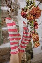 Load image into Gallery viewer, Magnolia Pearl Art Class MP Socks
