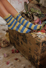 Load image into Gallery viewer, Magnolia Pearl Art Class MP Socks
