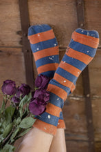 Load image into Gallery viewer, Magnolia Pearl Art Class MP Socks

