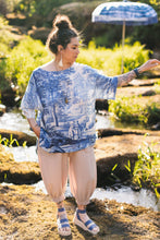 Load image into Gallery viewer, Market Of Stars Let The Light In Luxe Tee
